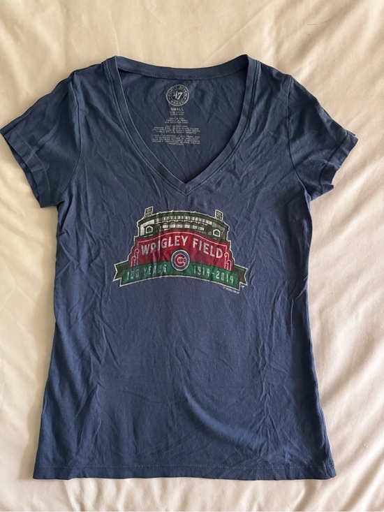 47 Tops - '47 Brand Navy Wrigley Field Graphic V-Neck Tee
